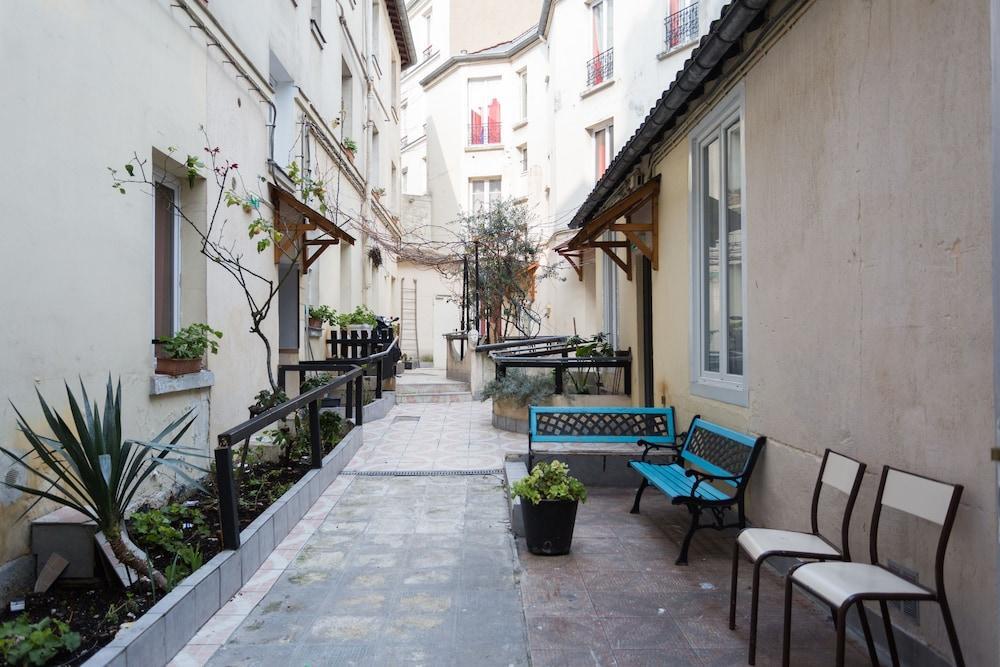 Hipotel Paris Belleville Gare De L'Est Exterior foto